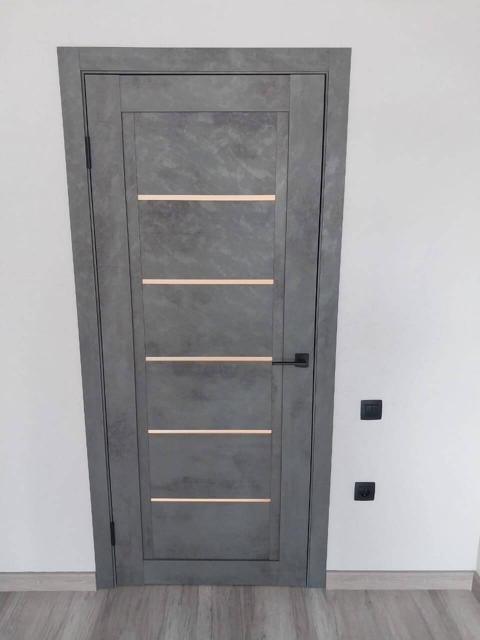 межкомнатная дверь с коробкой